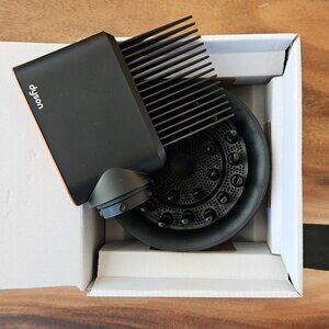 Dyson Wave + Curl Diffuser and Stretching Wide-tooth Comb AirWrap Attachments